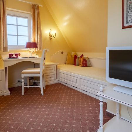 Hotel Wiesbaden Wenningstedt-Braderup Eksteriør bilde